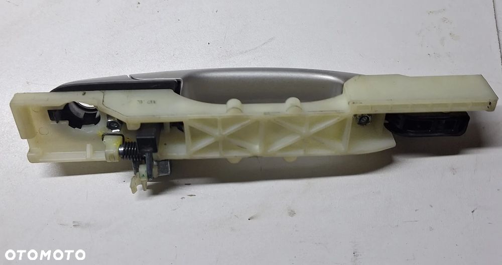 KLAMKA ZEWNĘTRZNA PRAWY PRZÓD HYUNDAI TUCSON 2004-2010 ROK - 2