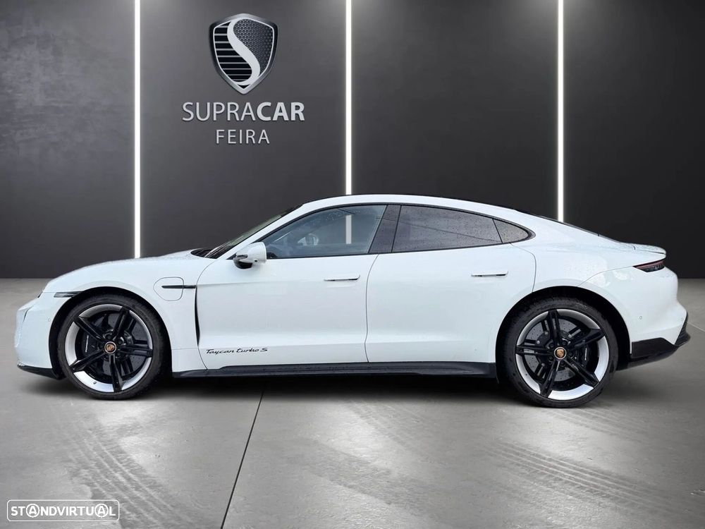 Porsche Taycan Turbo S - 7