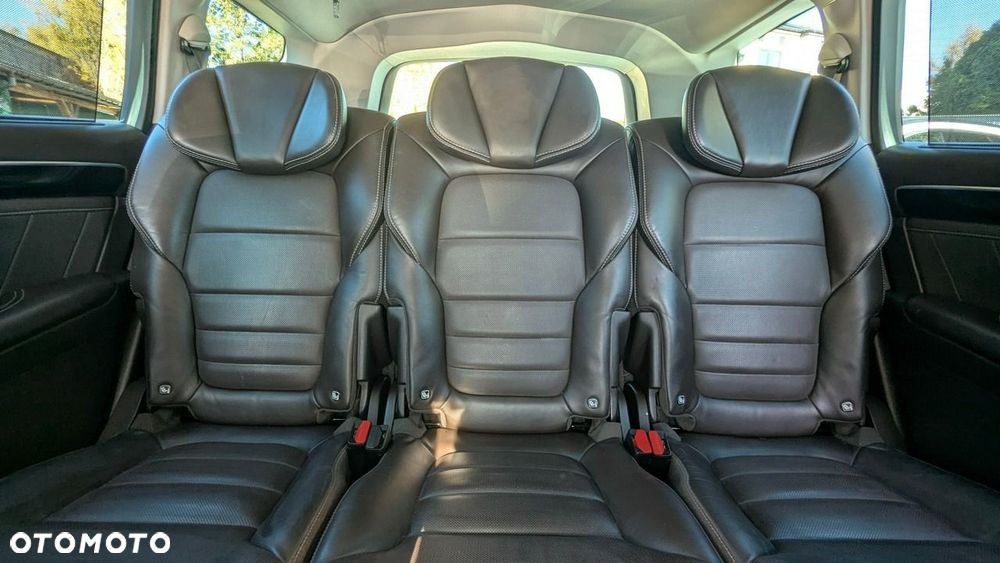 Renault Espace 1.6 dCi Energy Initiale Paris EDC - 18