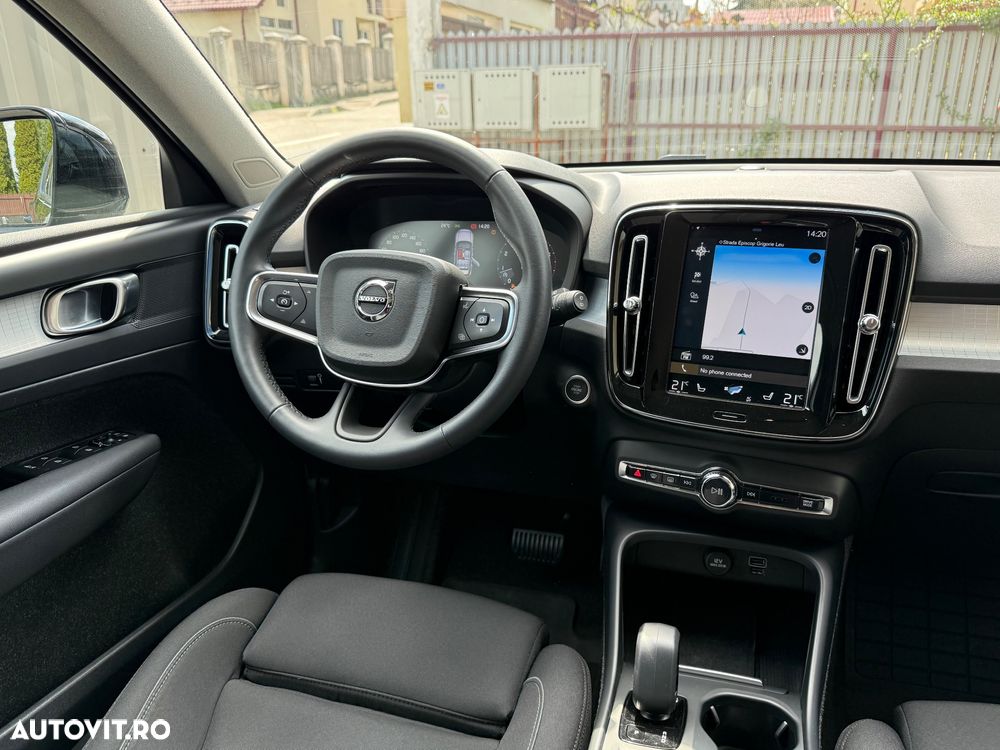 Volvo XC 40 B4 AT8 Mild Hybrid Momentum Pro - 16