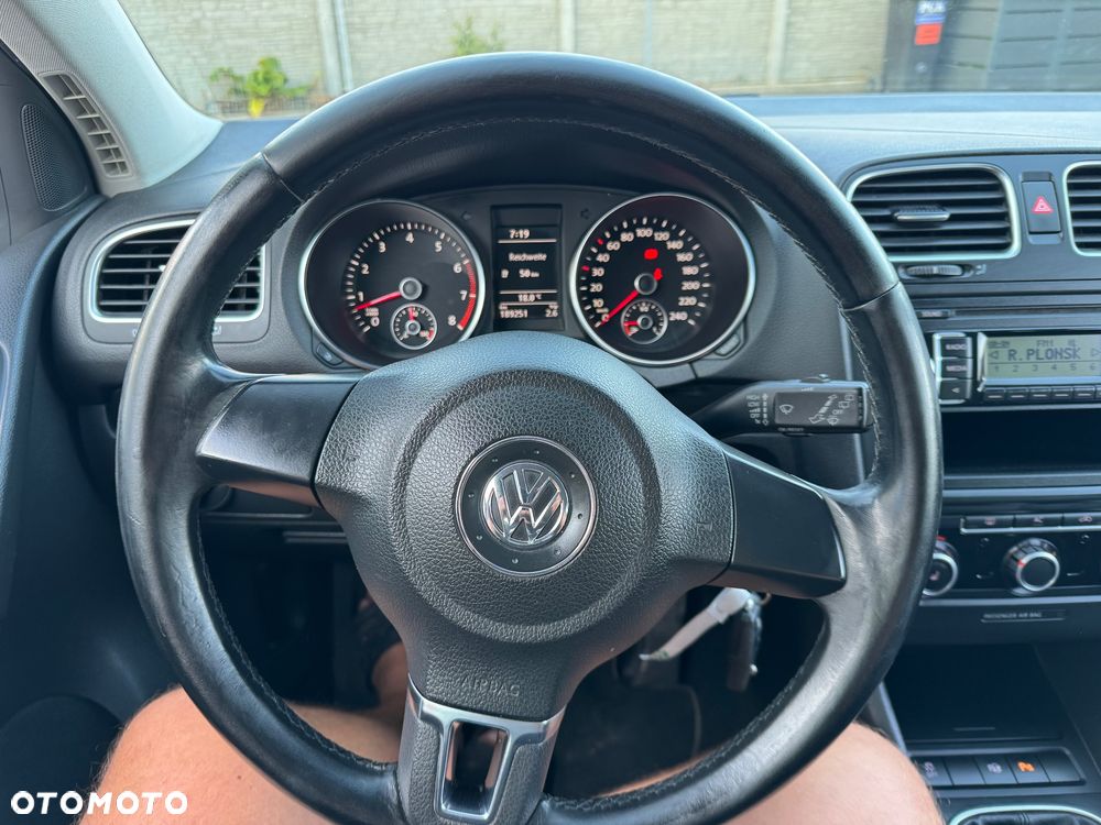 Volkswagen Golf - 32