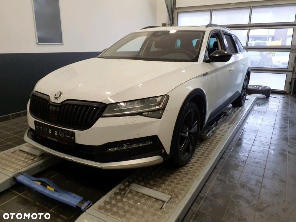 Skoda Superb 2.0 TDI SCR 4x4 Scout DSG