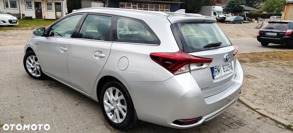 Toyota Auris Hybrid 135 Premium - 5