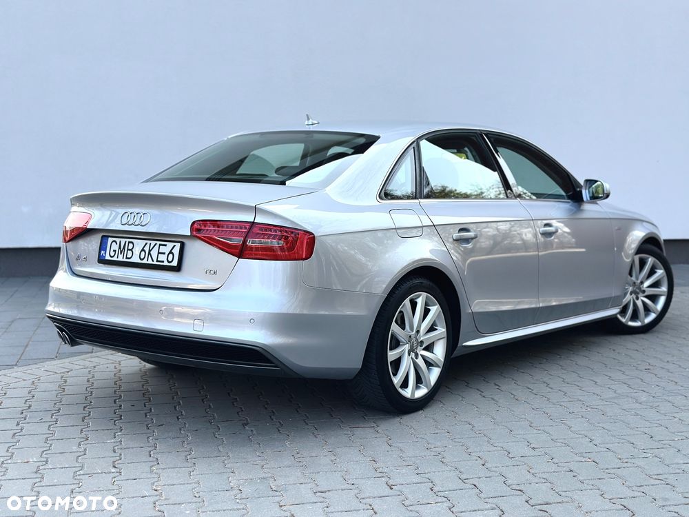 Audi A4 Limousine 2.0 TDI DPF clean diesel multitronic Ambiente - 14