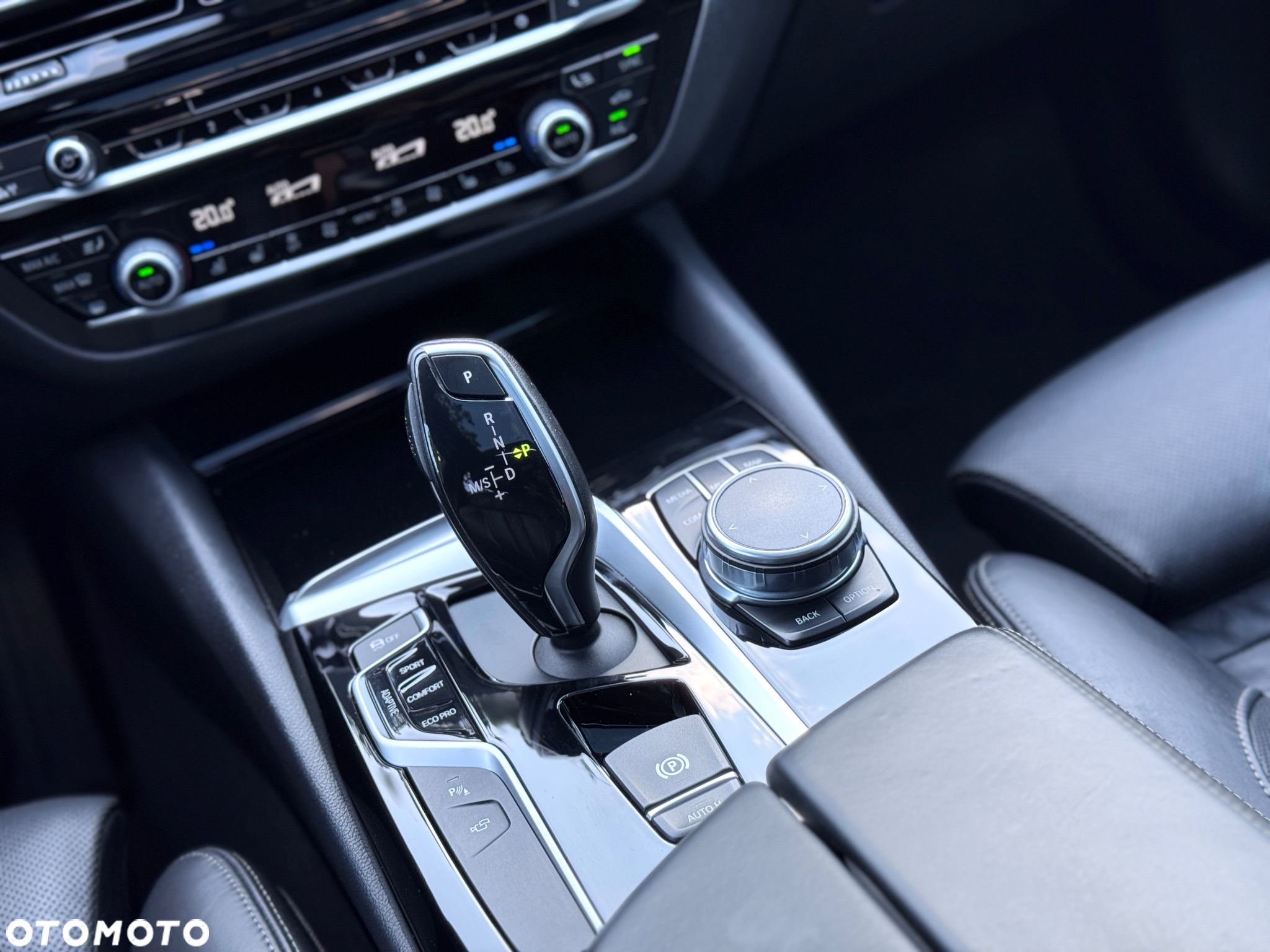 BMW Seria 5 520d Sport Line - 10