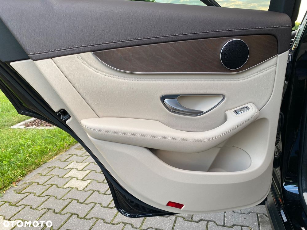 Mercedes-Benz GLC - 36