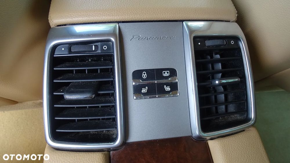 Porsche Panamera 4S - 16