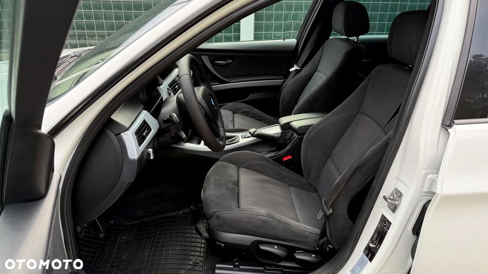 BMW Seria 3 318i Edition Sport - 14