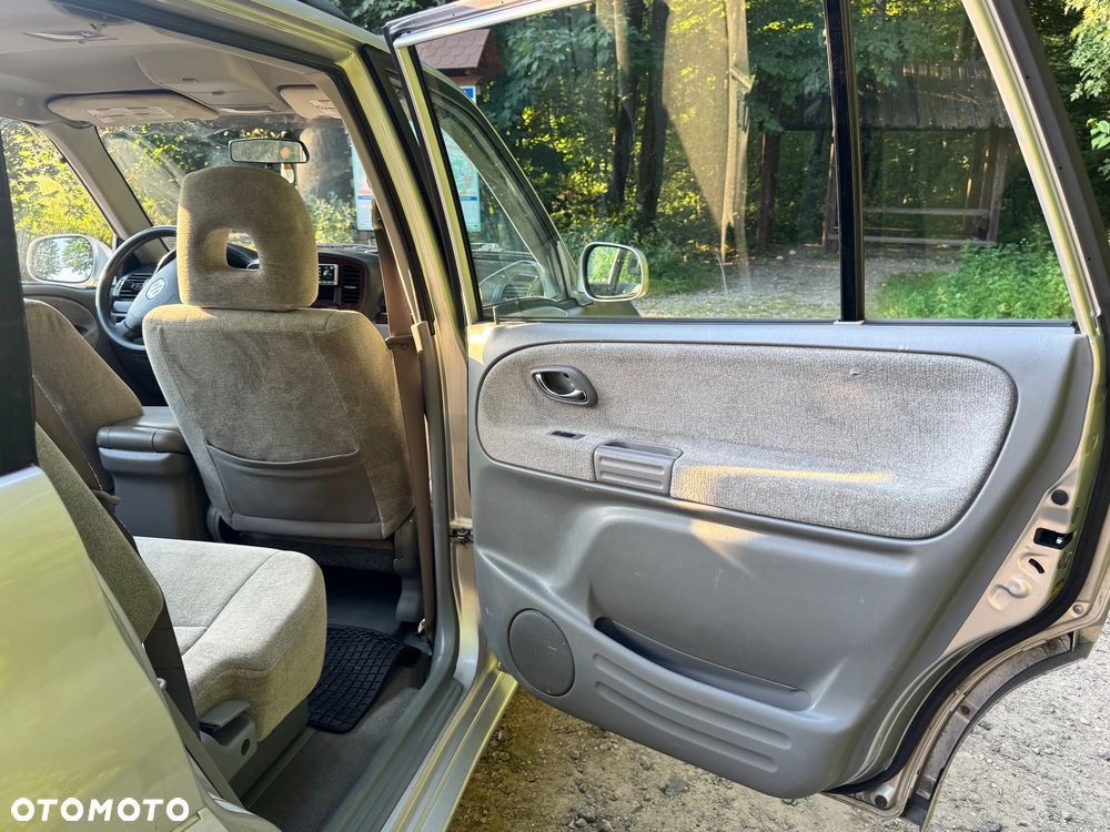 Suzuki Grand Vitara 2.7 V6 - 13