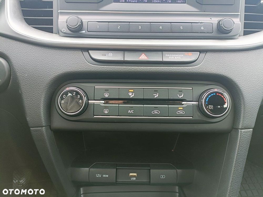 Kia Ceed 1.6 CRDi SCR M - 21