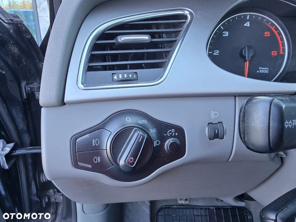 Audi A4 Avant 2.0 TDI DPF Ambiente - 13