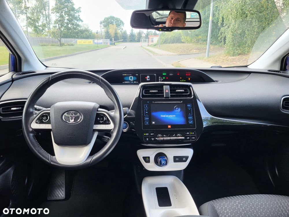 Toyota Prius Plug-in 1.8 Hybrid Executive - 13