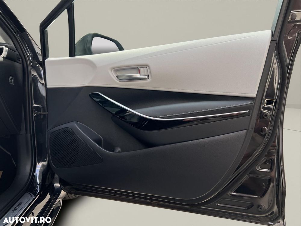 Toyota Corolla 2.0 Lounge - 21
