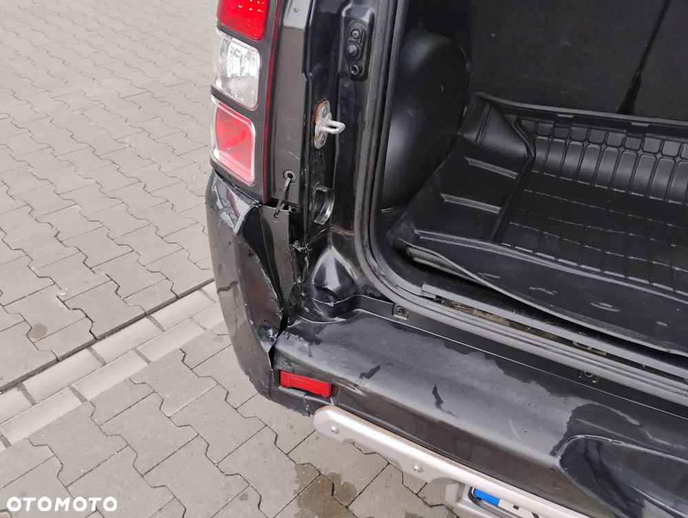 Suzuki Grand Vitara 1.9 DDiS Comfort + DPF Family - 36