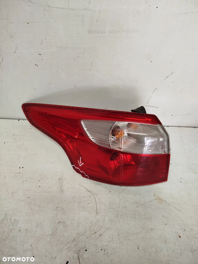 + LAMPA TYL TYLNA LEWA FORD FOCUS 3 III MK.3 KOMBI USZKODZONA