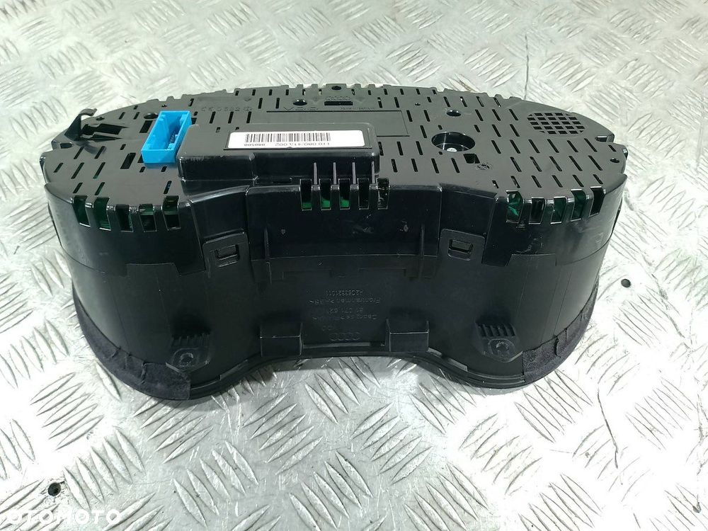 LICZNIK AUDI A3 8P 8P0920932K 1.9 TDI - 2