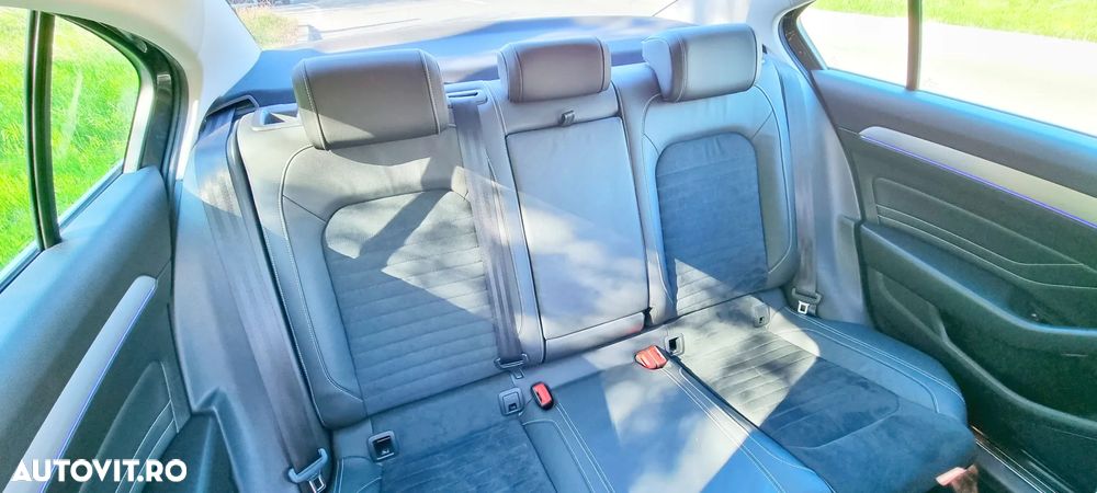 Volkswagen Passat 2.0 TDI DSG Highline - 10