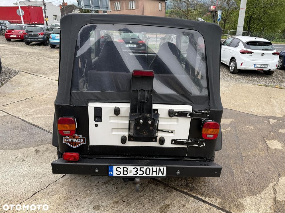 Jeep Wrangler - 16