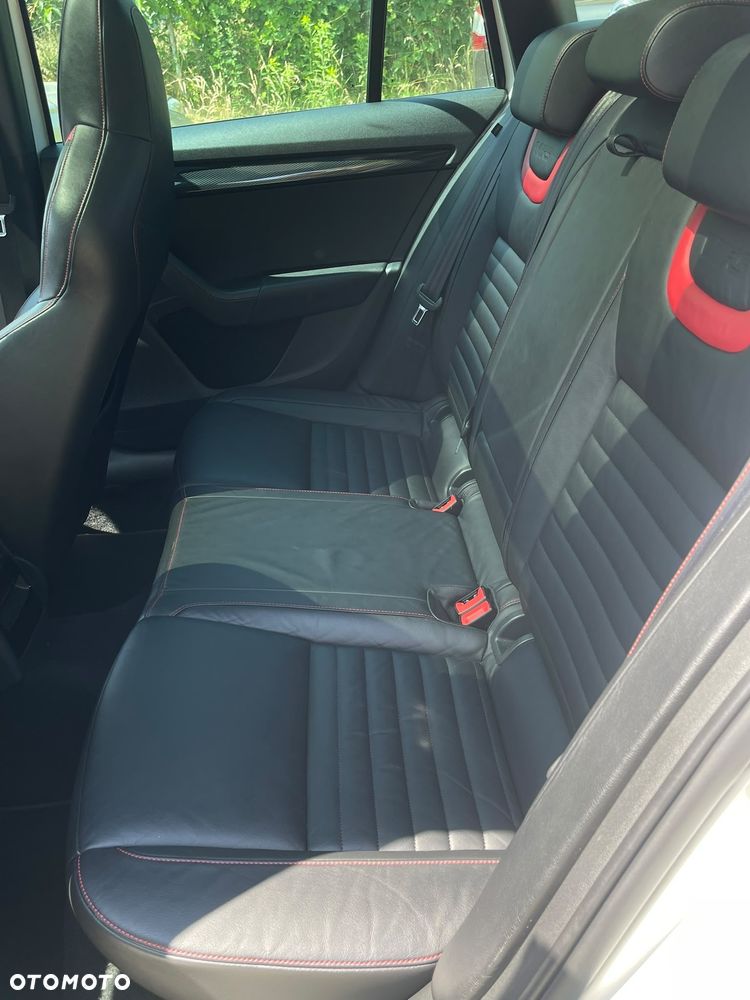 Skoda Octavia 2.0 TDI RS DSG - 17