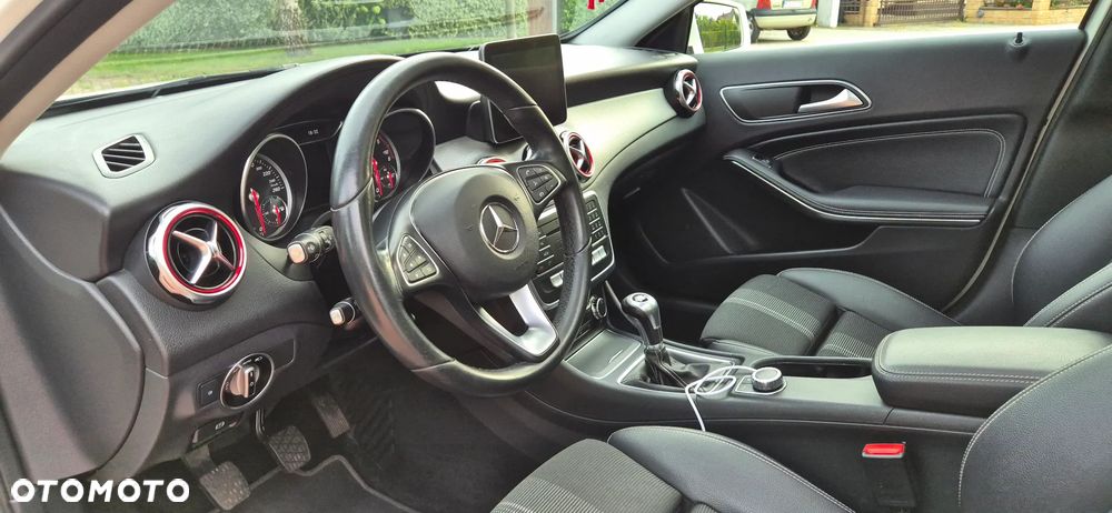 Mercedes-Benz GLA 200 (CDI) d Urban - 17