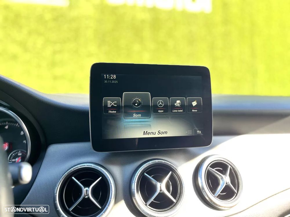 Mercedes-Benz CLA 200 d Shooting Brake AMG Line Aut. - 23