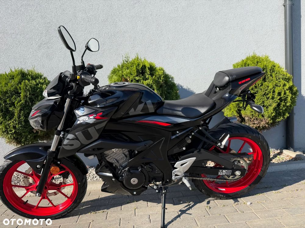 Suzuki GSX - 37