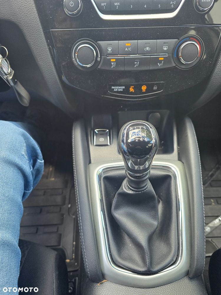 Nissan Qashqai 1.2 DIG-T N-Vision - 12