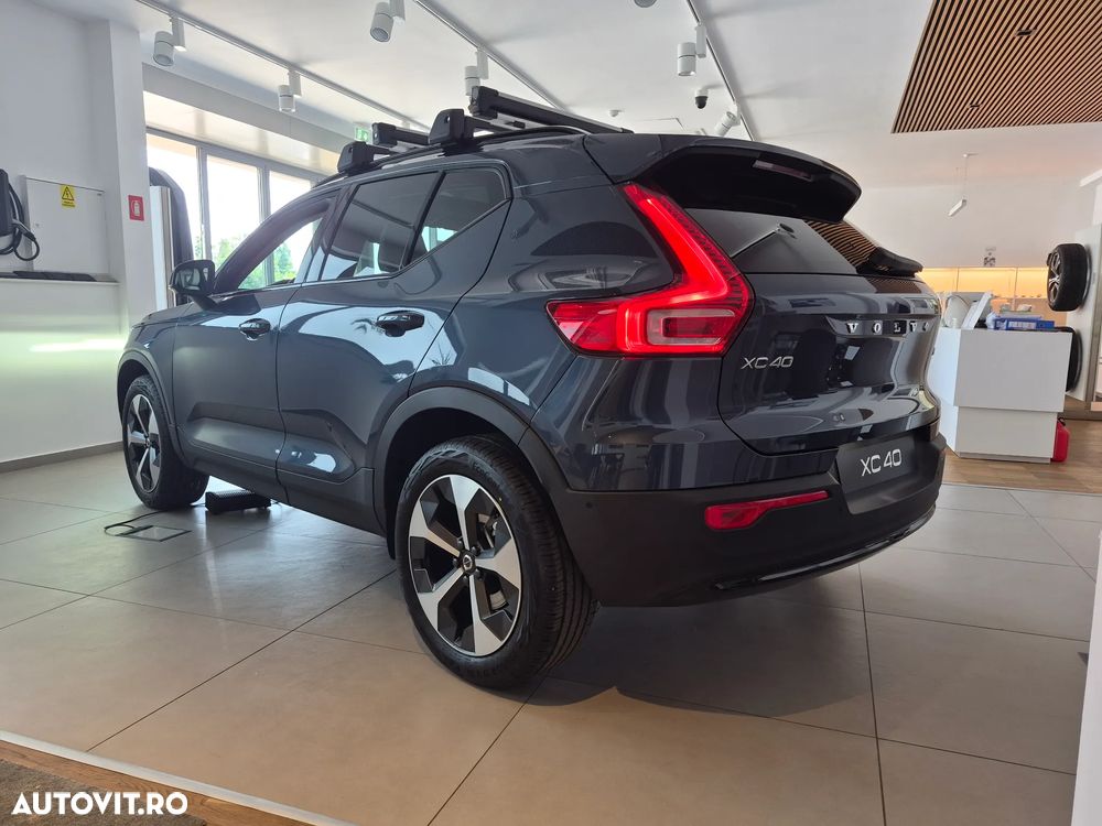 Volvo XC 40 B3 AT FWD MHEV Plus Dark - 13