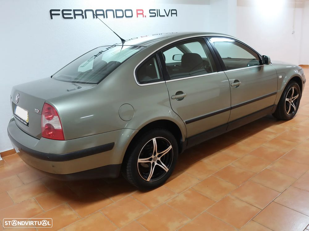 VW Passat 1.9 TDi Confortline - 8