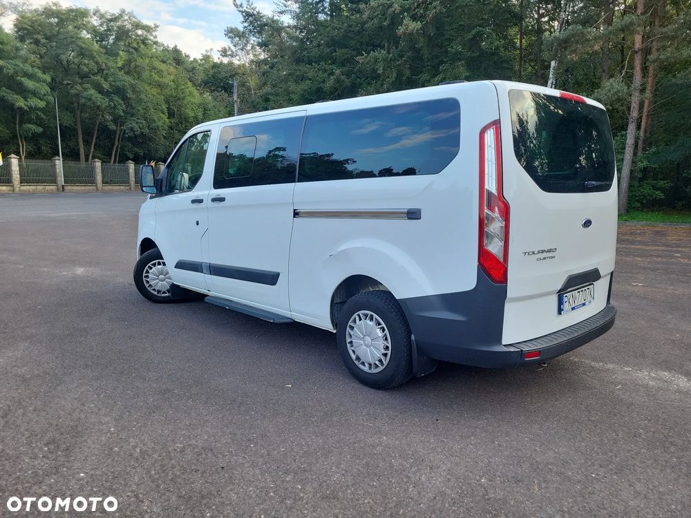 Ford Tourneo Custom - 3