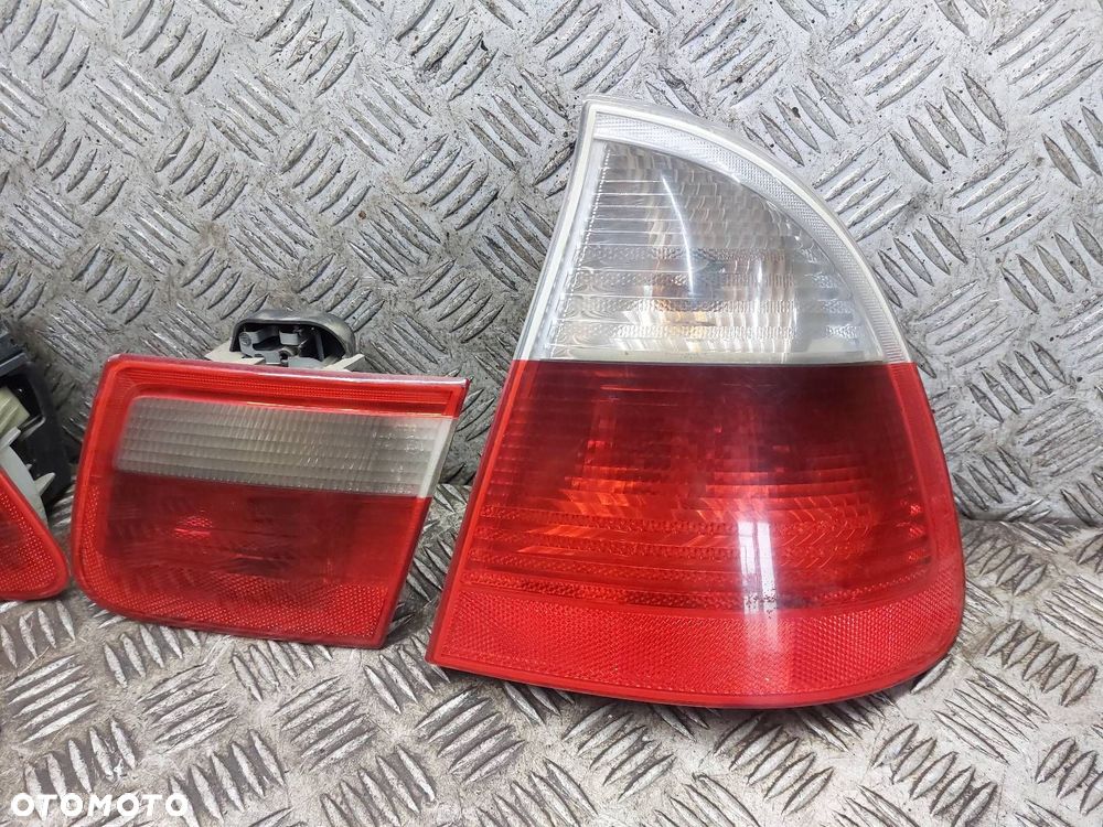 LAMPA LEWY TYŁ + PRAWY TYŁ W BŁOTNIK W KLAPĘ BMW E46 KOMBI TOURING ORI - 3