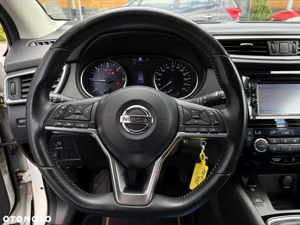 Nissan Qashqai 1.6 DCi N-Connecta - 22