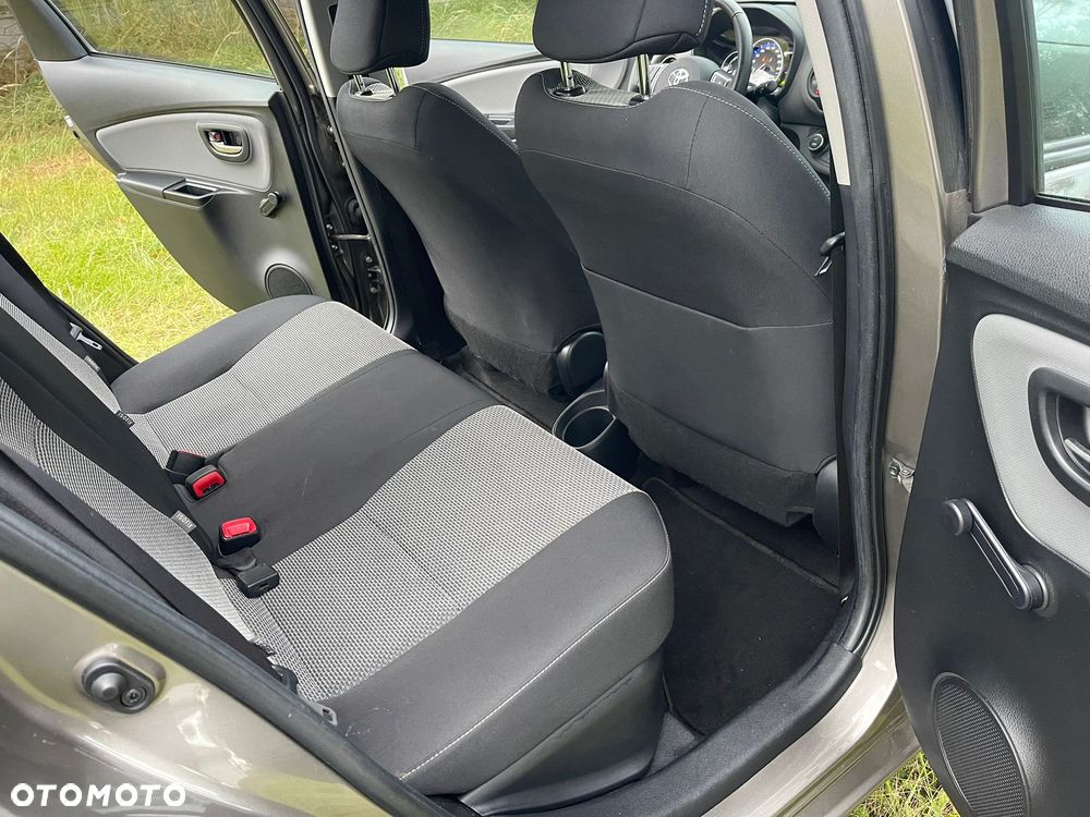 Toyota Yaris - 10