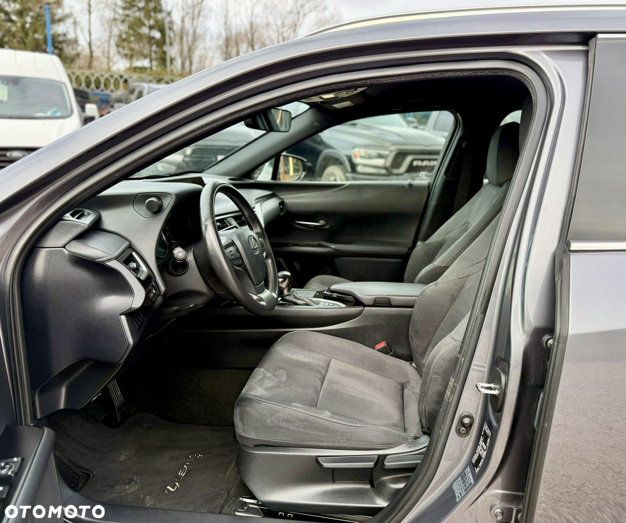 Lexus UX 250h Elegance 2WD - 9