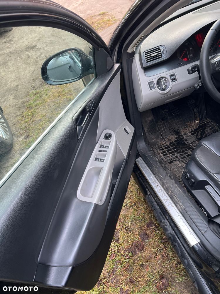 Volkswagen Passat - 4