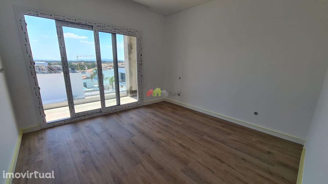 Apartamento T1 c/ arrecadação em Vale de Milhaços - Grande imagem: 3/16