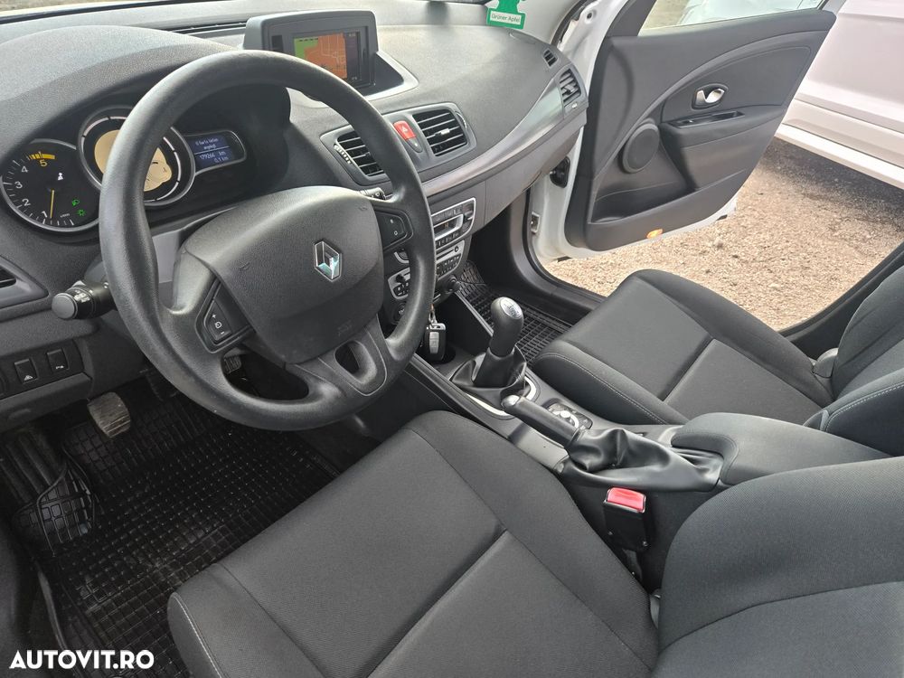 Renault Megane dCi 90 FAP Paris - 8