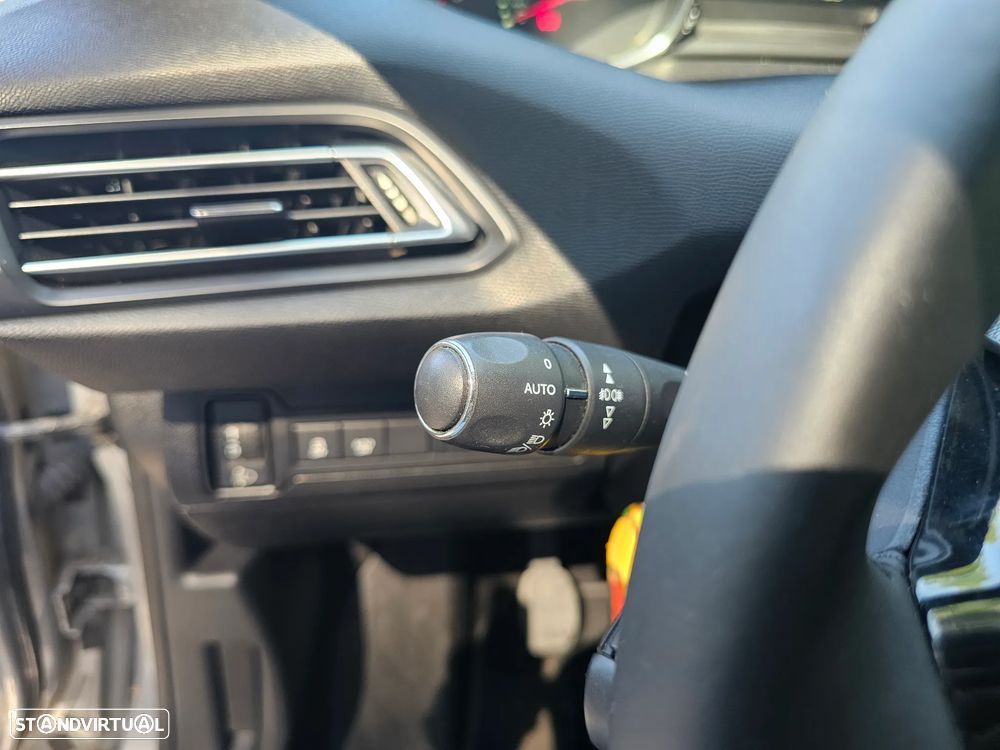 Peugeot 308 SW - 23