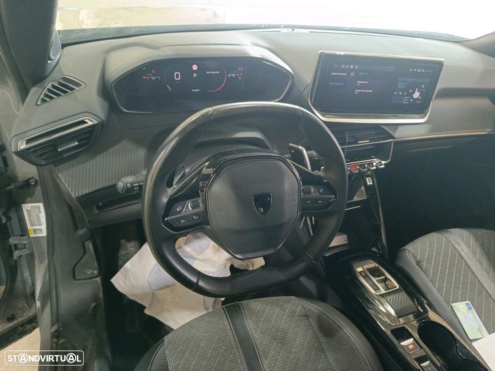 Peugeot 2008 1.2 PureTech Allure EAT8 - 8