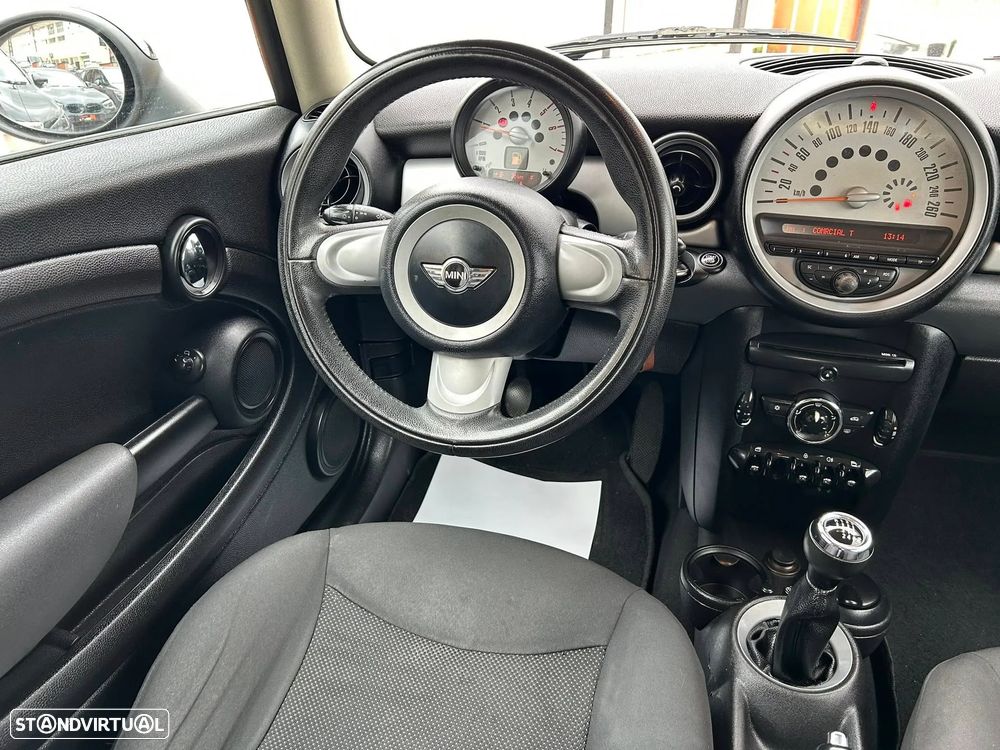 MINI 3 Portas One D - 24