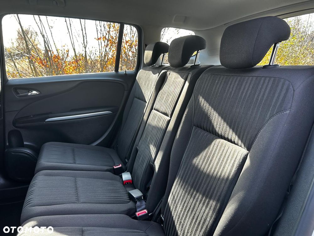 Opel Zafira - 24