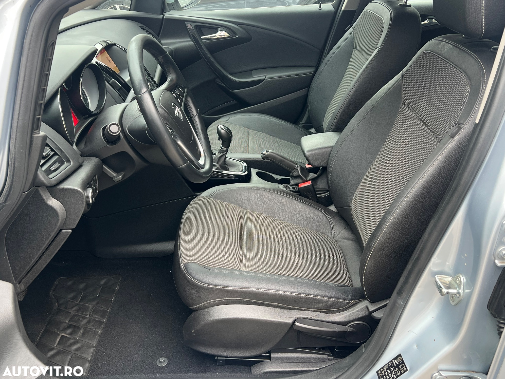 Opel Astra 1.4 Turbo Cosmo - 6
