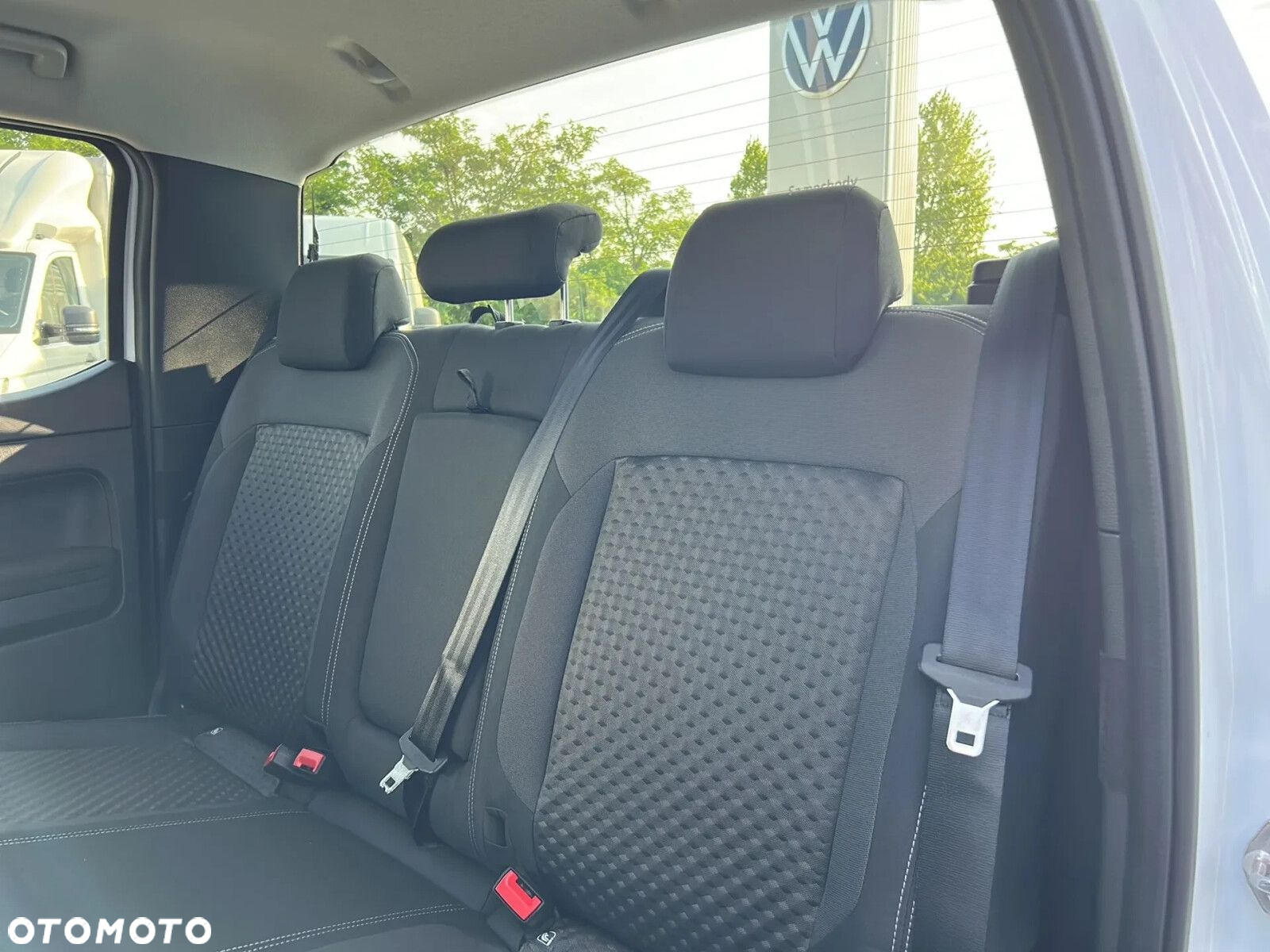 Volkswagen Amarok 2.0 TDI 4Mot Life - 13