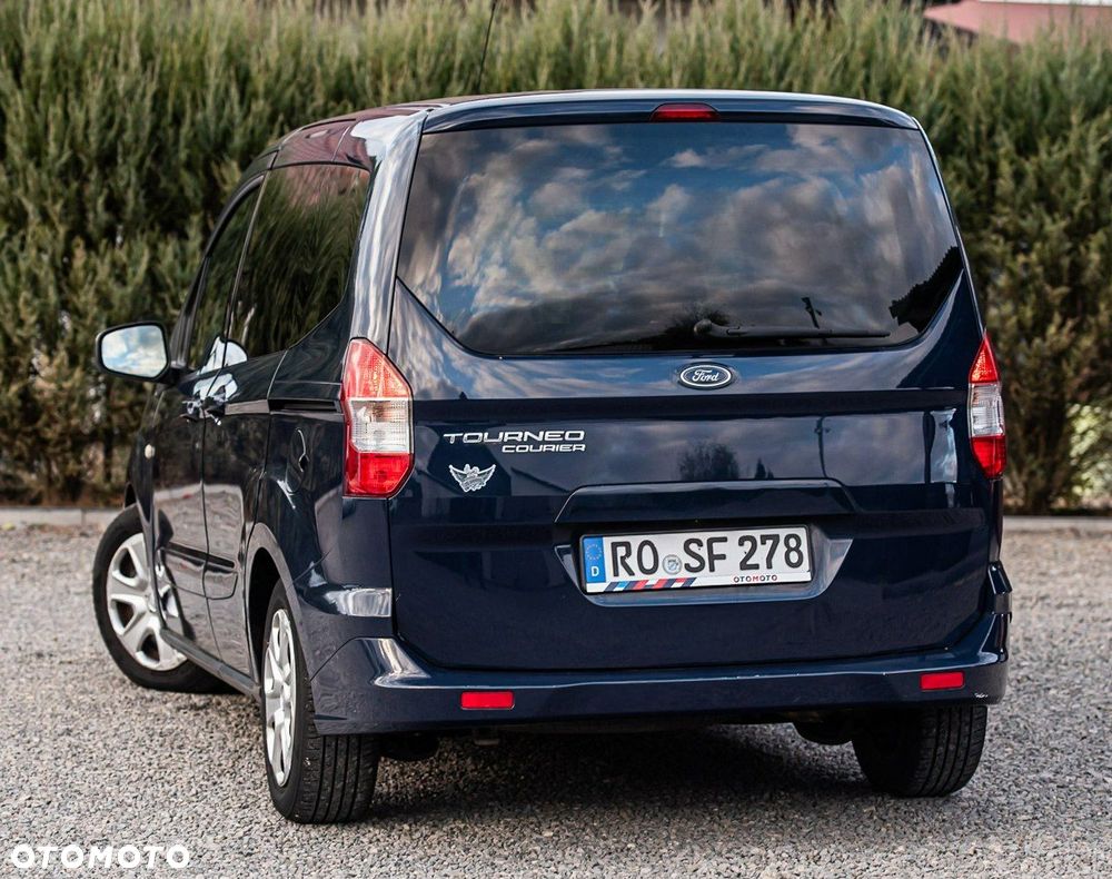 Ford Tourneo Courier - 8