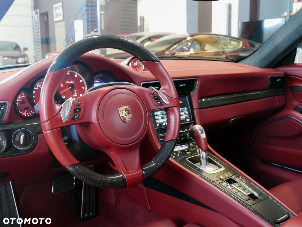 Porsche 911 Turbo S - 10