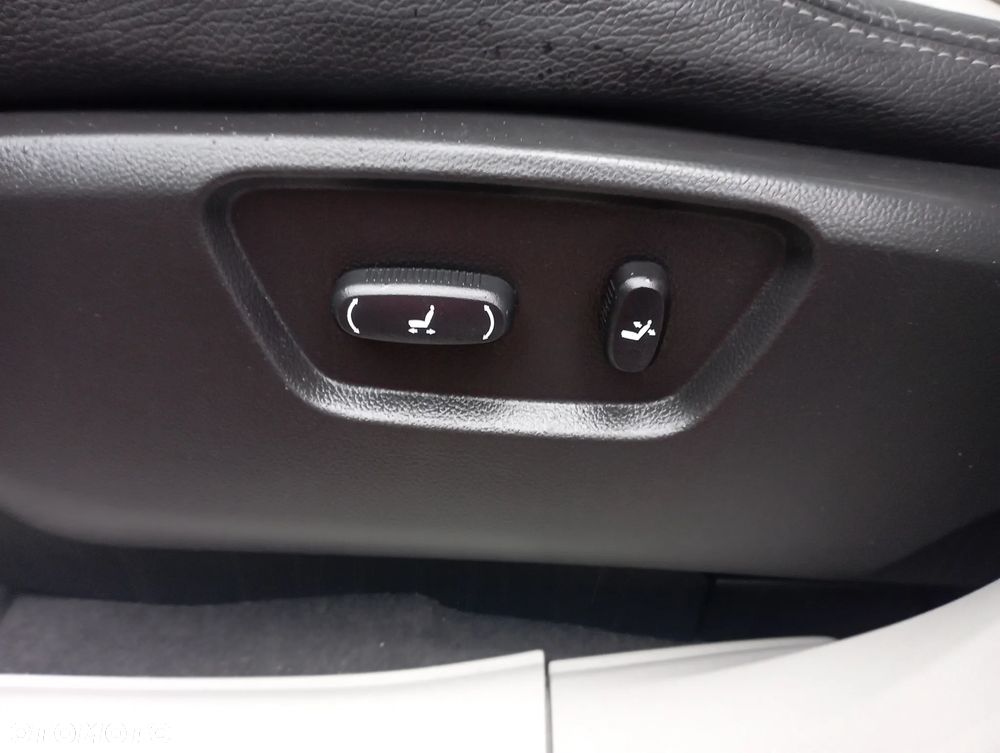 Chevrolet Captiva 2.2 d LTZ - 26