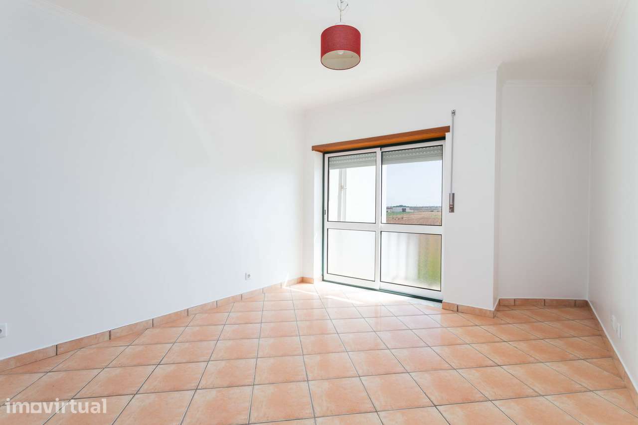 EXCELENTE APARTAMENTO - ATOUGUIA DA BALEIA - Grande imagem: 2/23