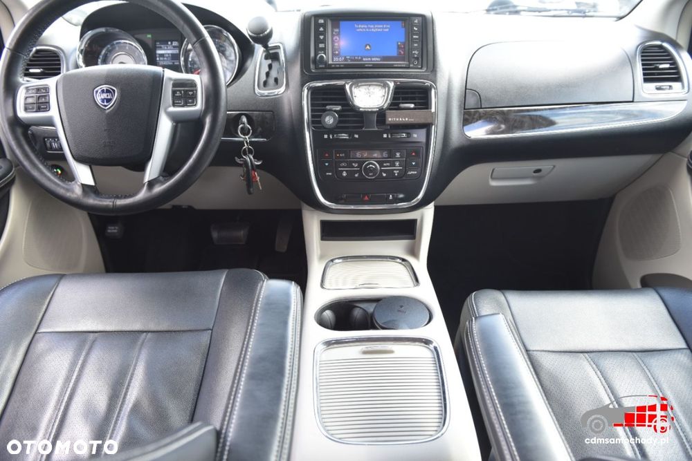 Lancia Voyager - 28