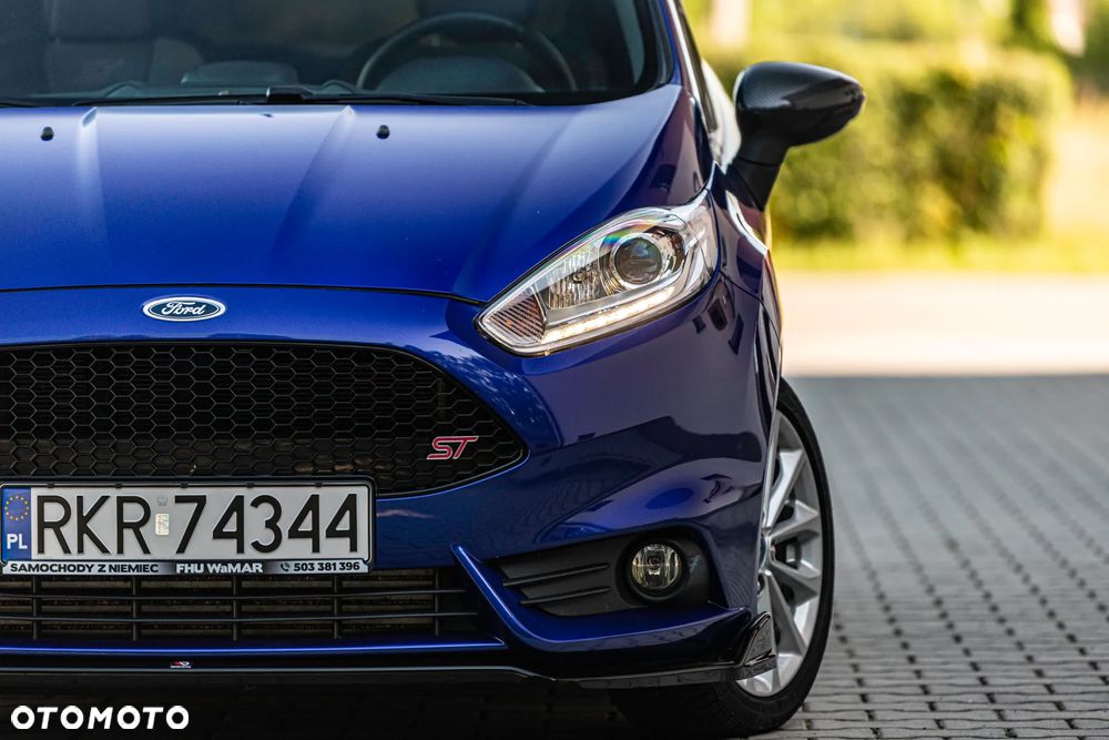 Ford Fiesta 1.6 EcoBoost ST - 11