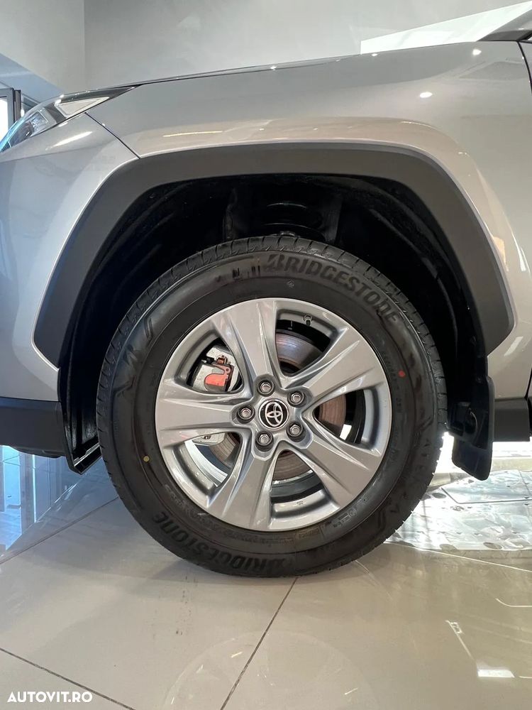 Toyota RAV4 - 8